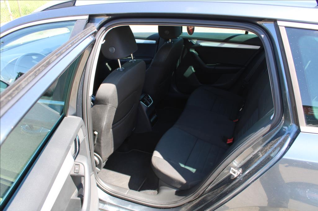 2015 – Škoda Octavia – 1,4 TSi  EDITTION, XENONY