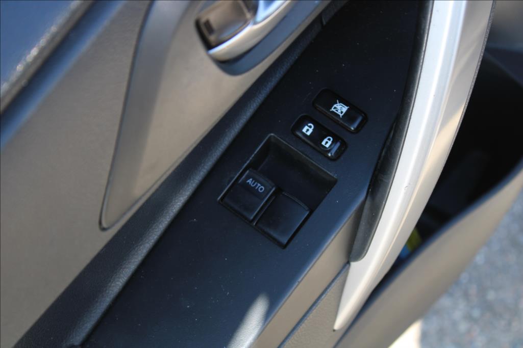 2013 – Toyota Auris – 1,3 i  2.maj.,ČR, 87.600 km