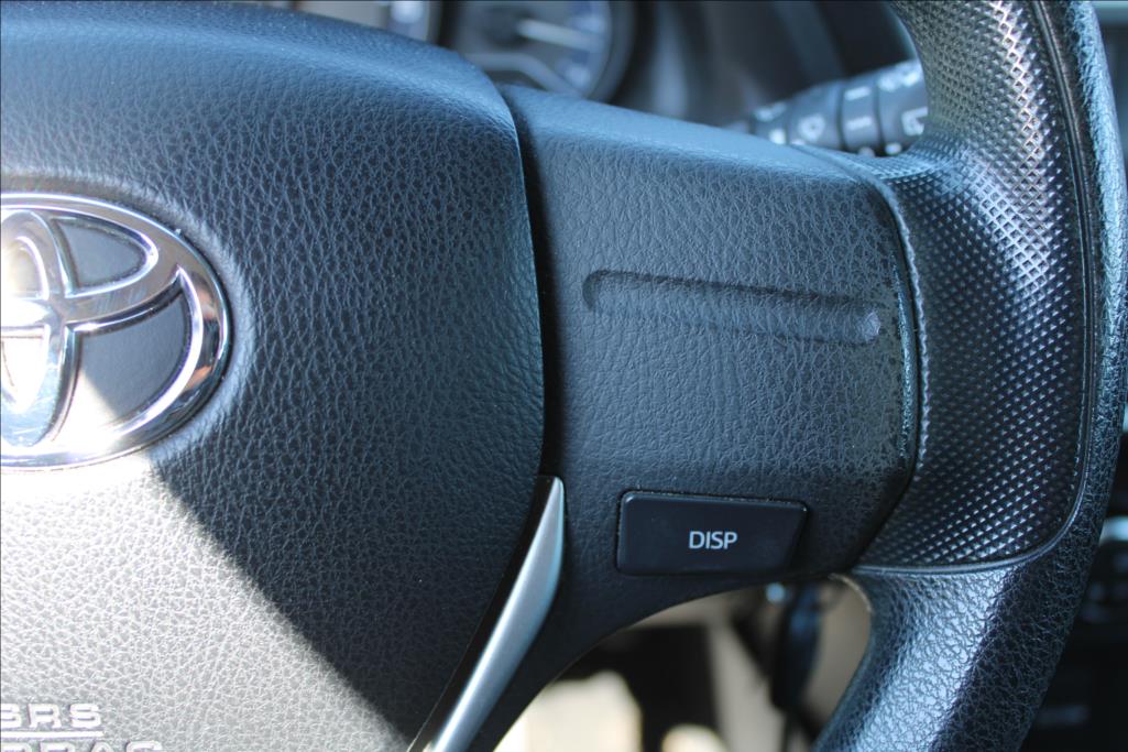 2013 – Toyota Auris – 1,3 i  2.maj.,ČR, 87.600 km