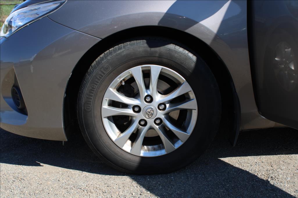 2013 – Toyota Auris – 1,3 i  2.maj.,ČR, 87.600 km