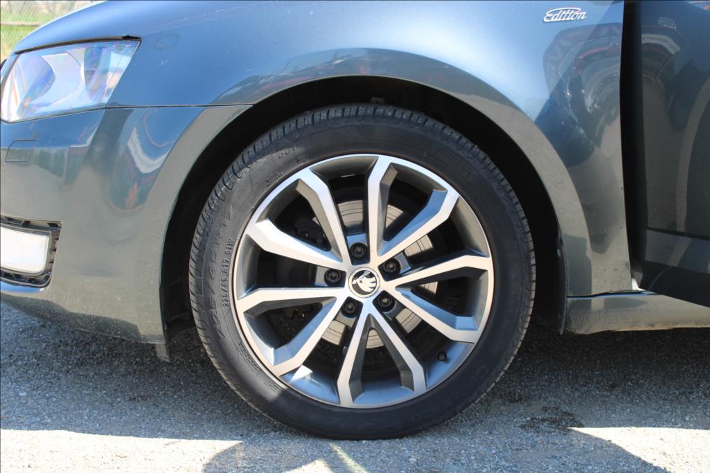 2015 – Škoda Octavia – 1,4 TSi  EDITTION, XENONY
