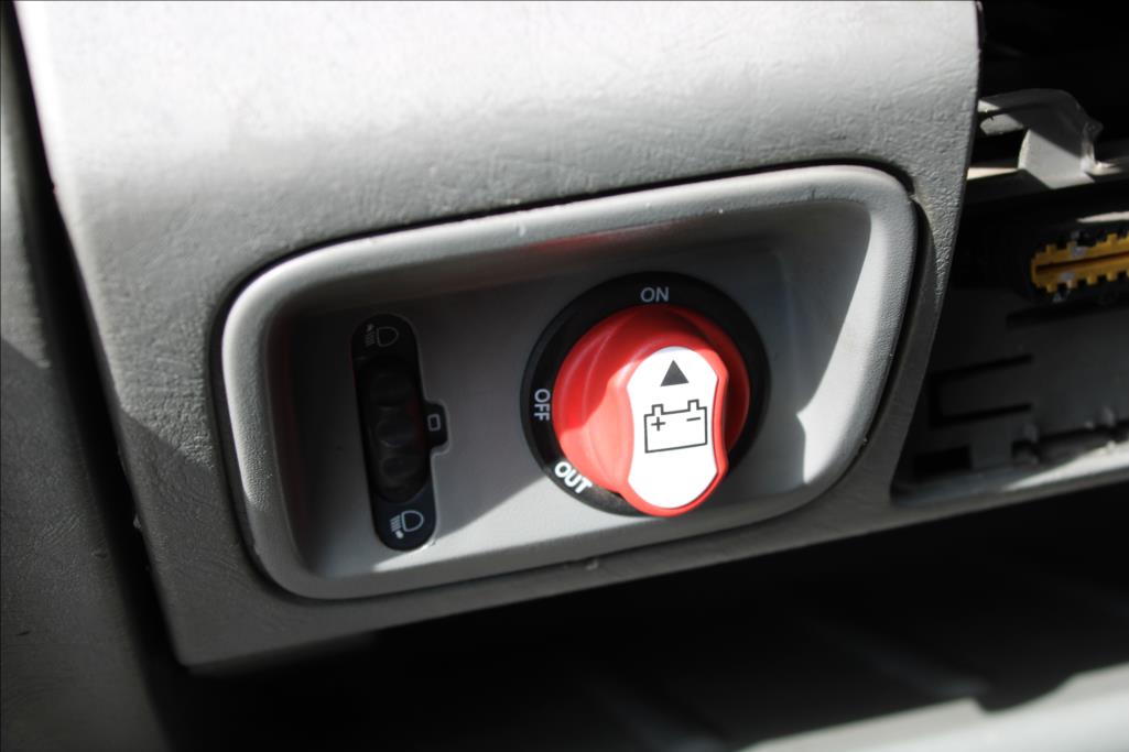 2007 – Nissan Primastar – 1,9 DCi  9 – MÍST, NEZ.TOPENÍ