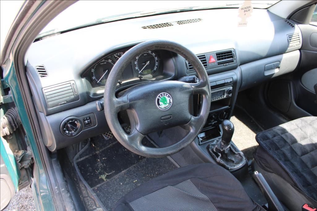 2000 – Škoda Octavia – 1,6 i  STK 3/2027, TAŽNÉ