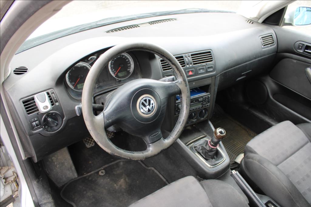2000 – Volkswagen Bora – 1,6 i  KLIMA, STK 7/2027