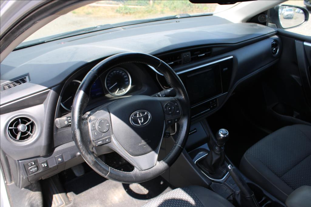 2017 – Toyota Corolla – 1,6 Valvematic  AAC,KAMERA,NAVI