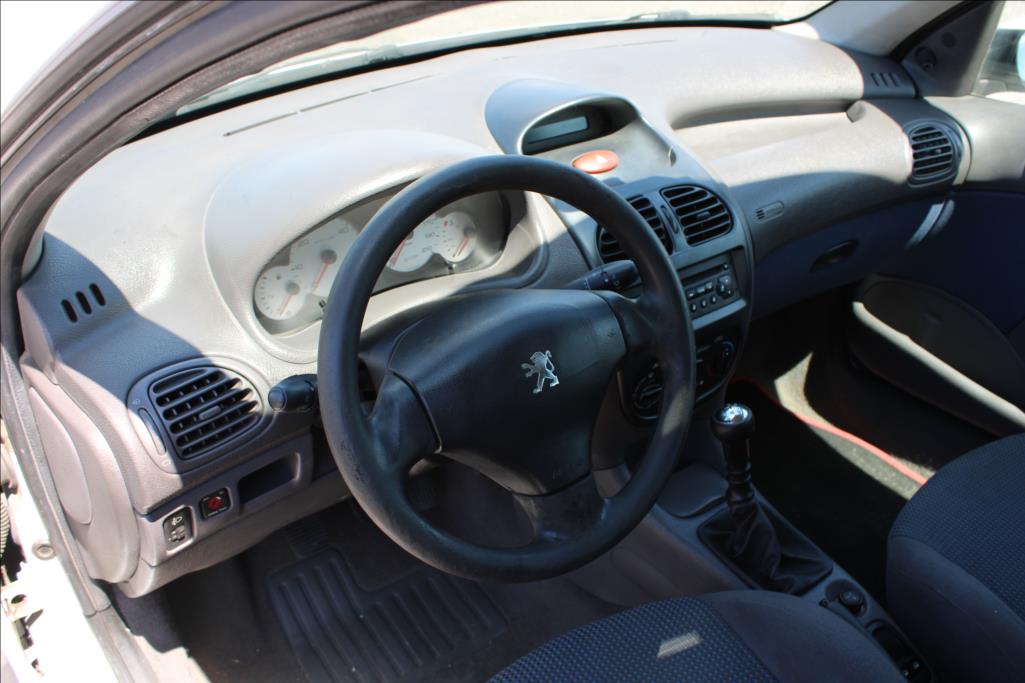 2003 – Peugeot 206 – 1,4 HDi  SW, TAŽNÉ, STK 5/2027
