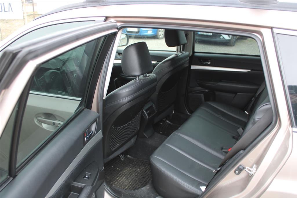 2015 – Subaru Outback – 2,0 D  4 x 4, ČR, SERVISKA
