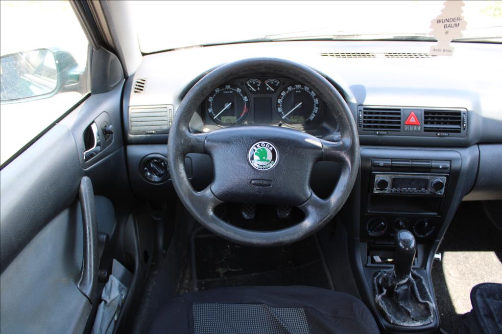 2000 – Škoda Octavia – 1,6 i  STK 3/2027, TAŽNÉ