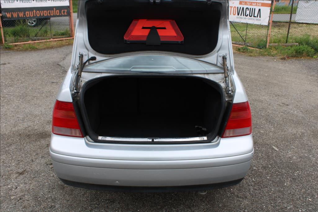 2000 – Volkswagen Bora – 1,6 i  KLIMA, STK 7/2027