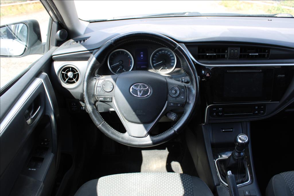 2017 – Toyota Corolla – 1,6 Valvematic  AAC,KAMERA,NAVI