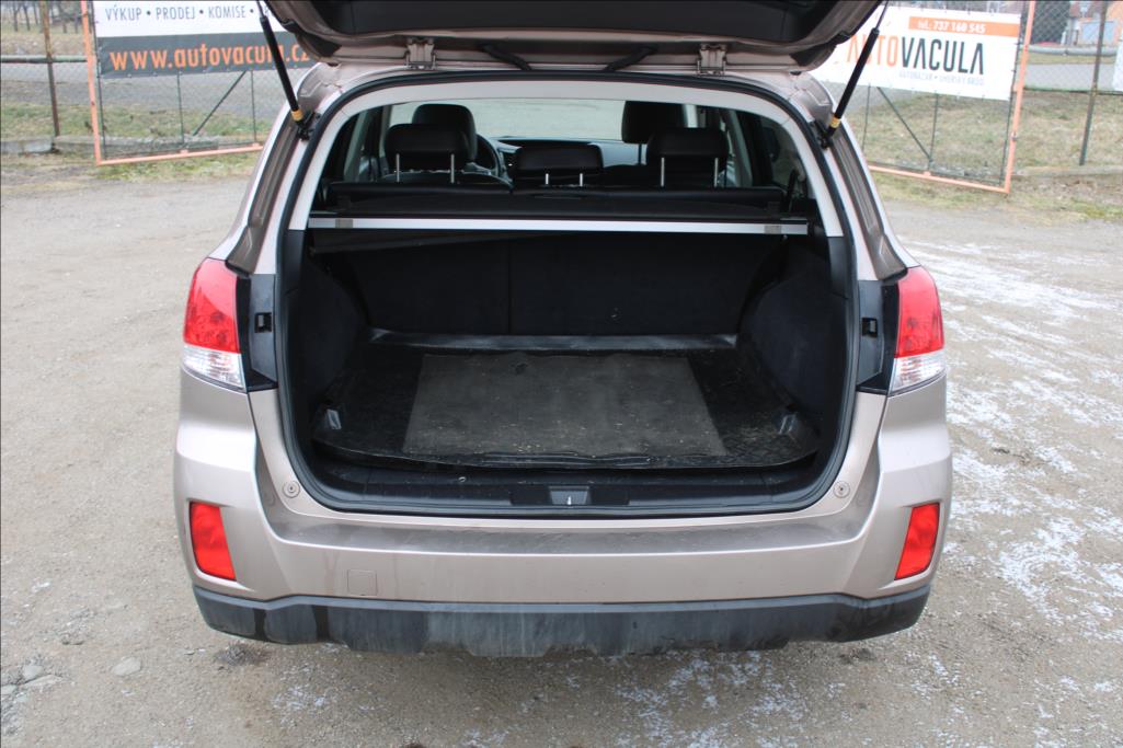 2015 – Subaru Outback – 2,0 D  4 x 4, ČR, SERVISKA