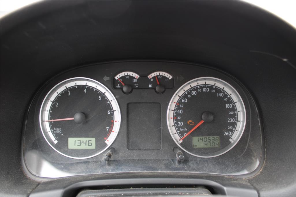 2000 – Volkswagen Bora – 1,6 i  KLIMA, STK 7/2027