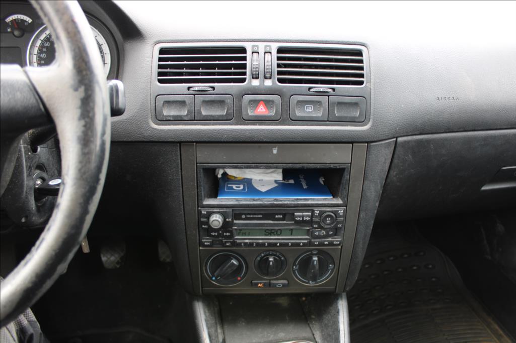 2000 – Volkswagen Bora – 1,6 i  KLIMA, STK 7/2027
