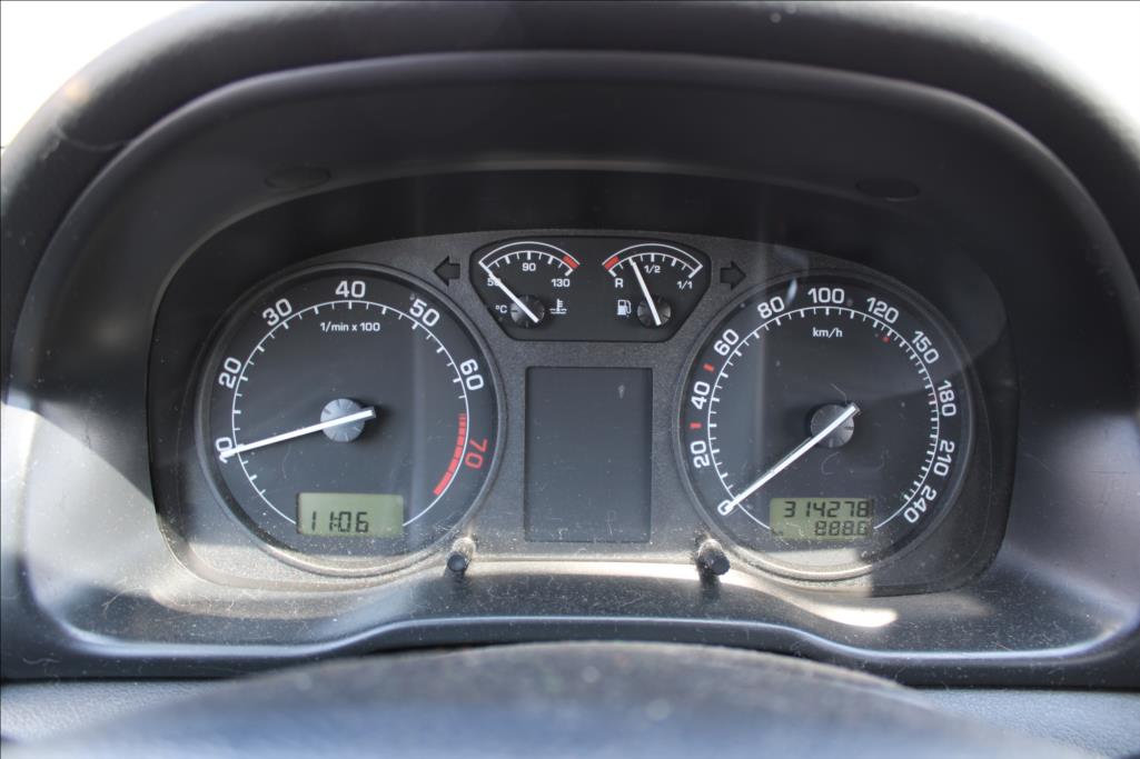 2000 – Škoda Octavia – 1,6 i  STK 3/2027, TAŽNÉ