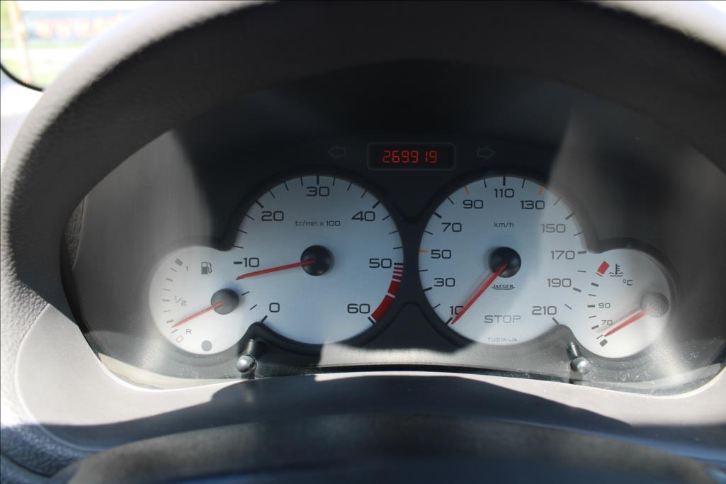 2003 – Peugeot 206 – 1,4 HDi  SW, TAŽNÉ, STK 5/2027