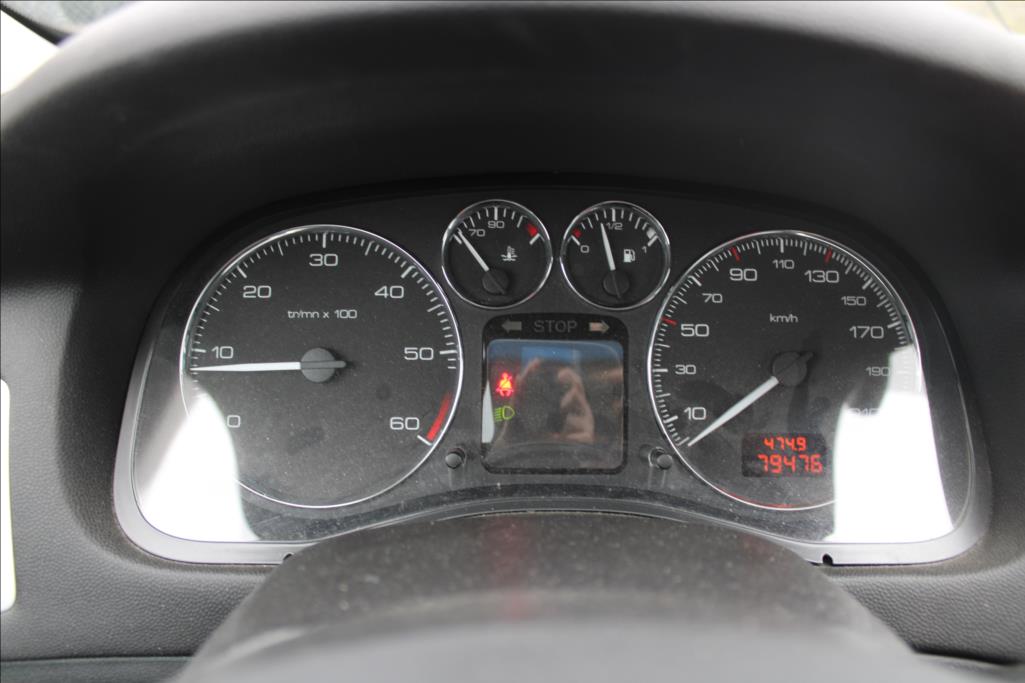 2008 – Peugeot 307 – 1,6 HDi  1.maj., ČR, serviska