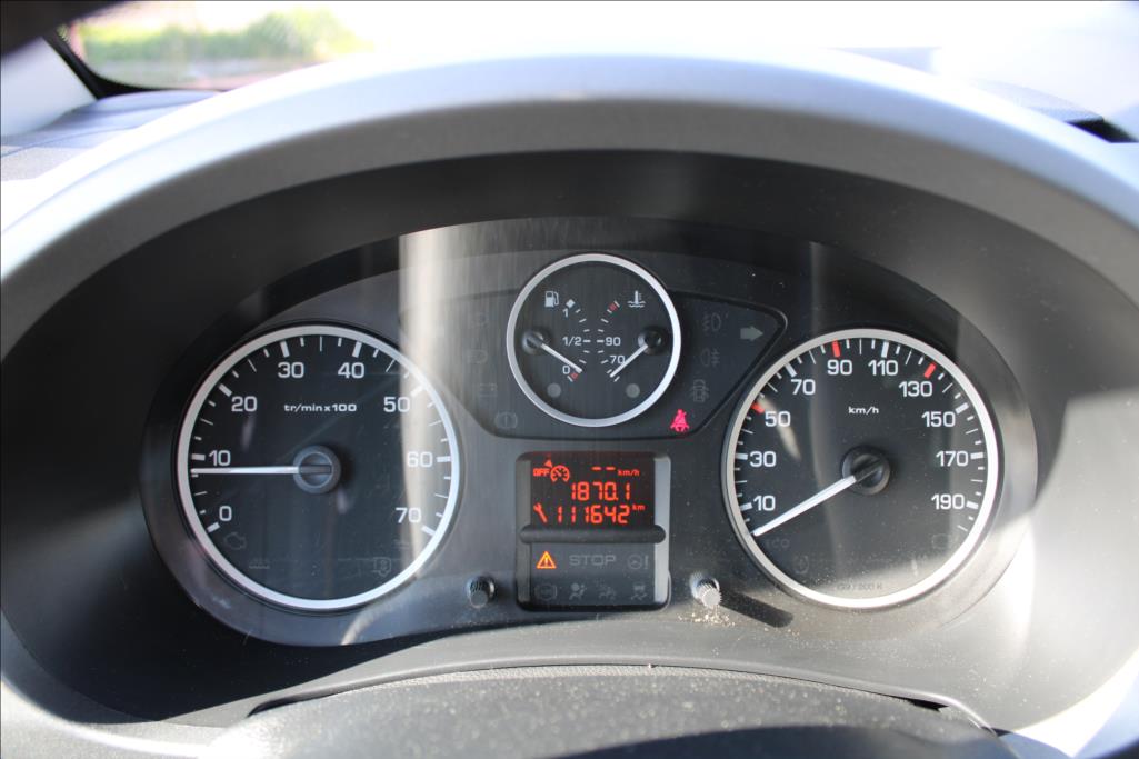 2017 – Peugeot Partner Tepee – 1,6 HDi  1.maj.,ČR,STK 9/2027