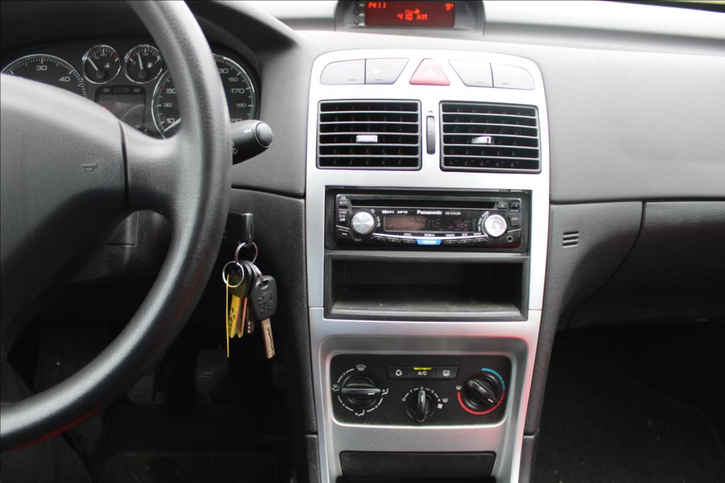 2008 – Peugeot 307 – 1,6 HDi  1.maj., ČR, serviska