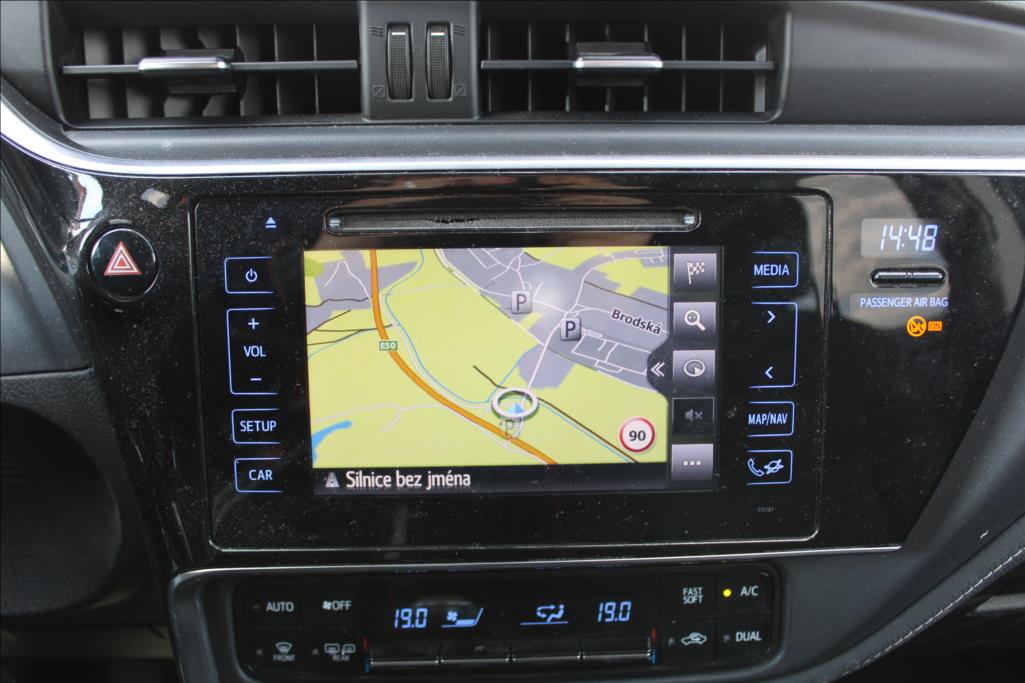 2017 – Toyota Corolla – 1,6 Valvematic  AAC,KAMERA,NAVI