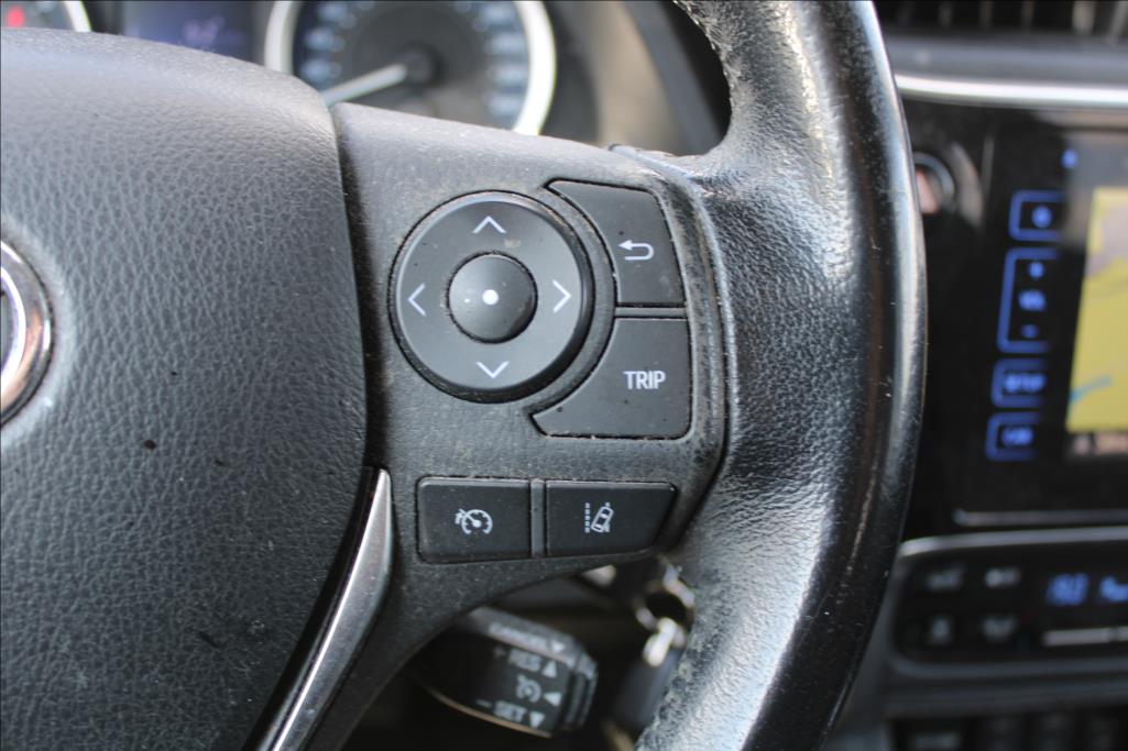 2017 – Toyota Corolla – 1,6 Valvematic  AAC,KAMERA,NAVI