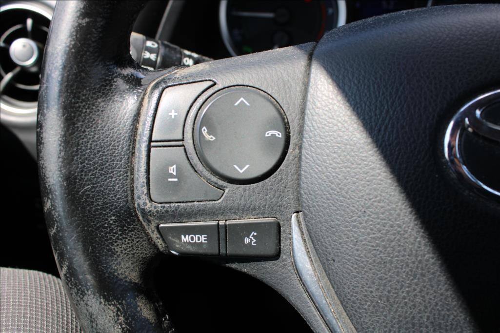 2017 – Toyota Corolla – 1,6 Valvematic  AAC,KAMERA,NAVI