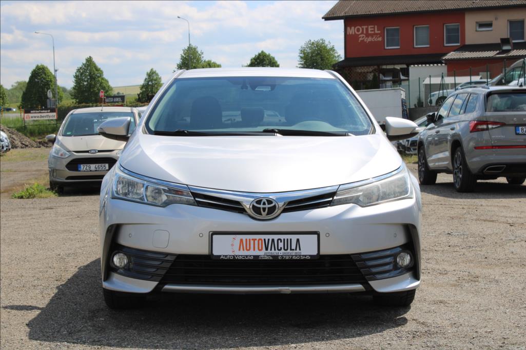 2017 – Toyota Corolla – 1,6 Valvematic  AAC,KAMERA,NAVI
