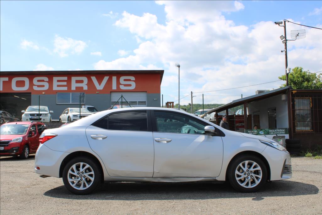 2017 – Toyota Corolla – 1,6 Valvematic  AAC,KAMERA,NAVI