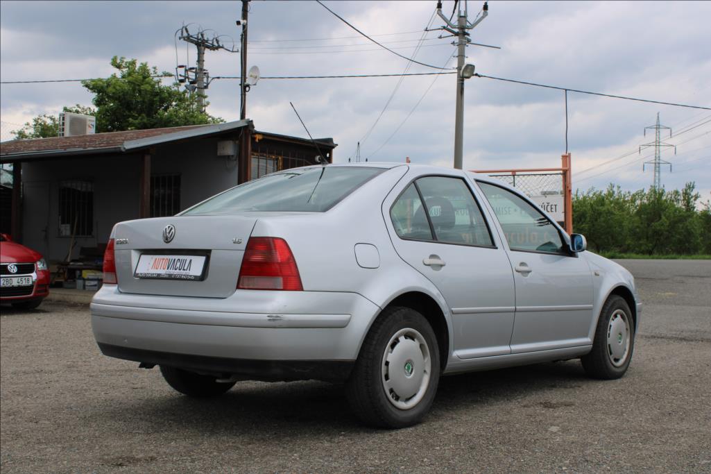 2000 – Volkswagen Bora – 1,6 i  KLIMA, STK 7/2027