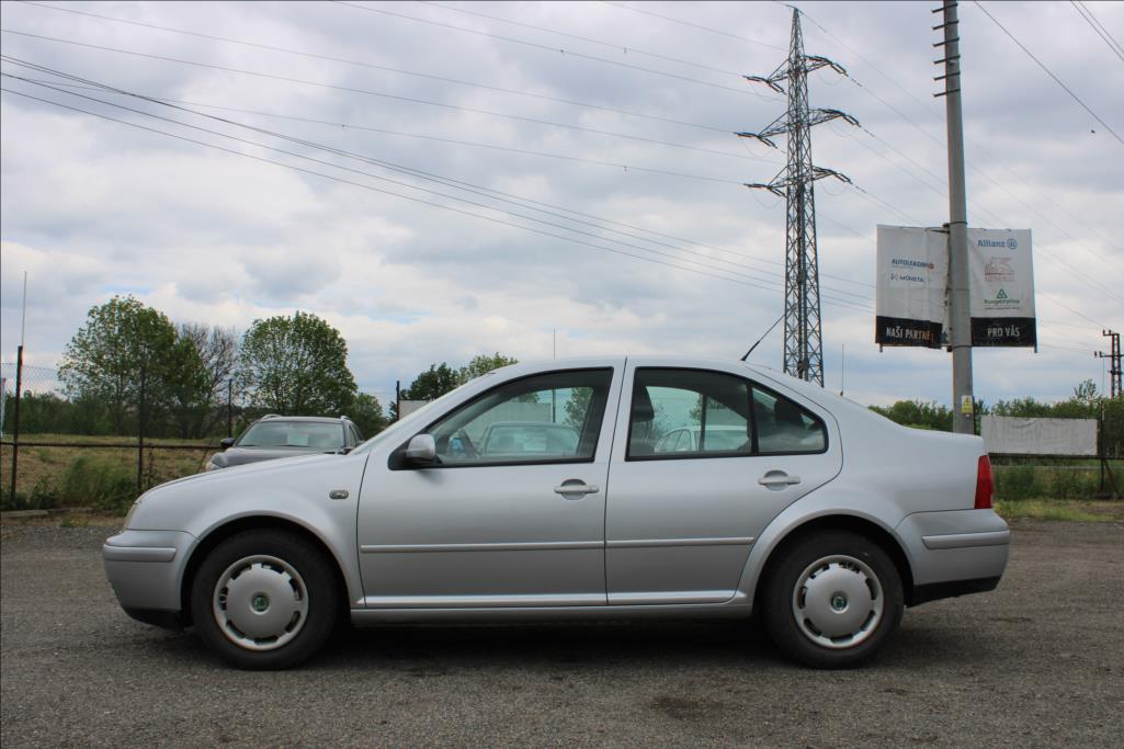 2000 – Volkswagen Bora – 1,6 i  KLIMA, STK 7/2027