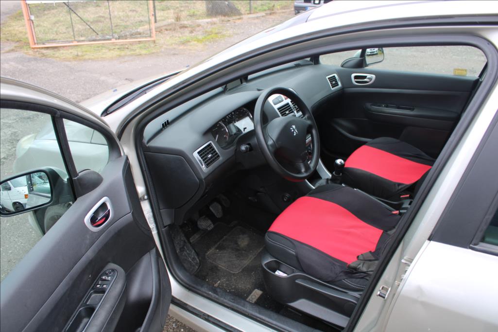 2008 – Peugeot 307 – 1,6 HDi  1.maj., ČR, serviska