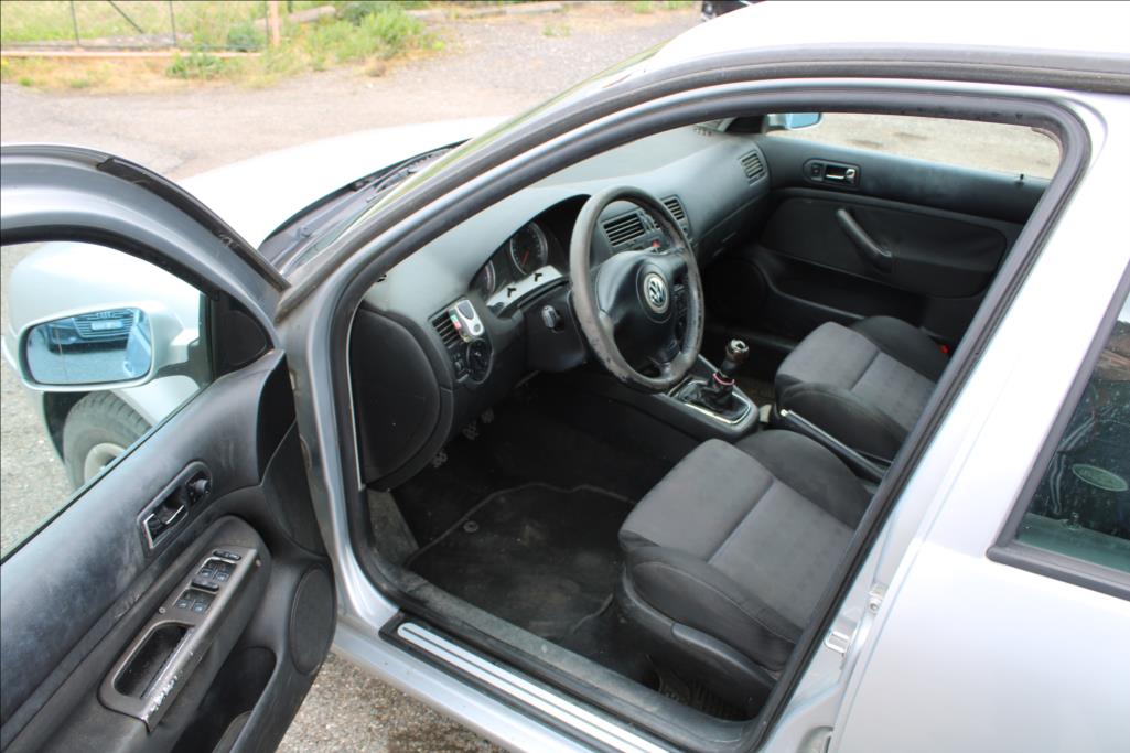 2000 – Volkswagen Bora – 1,6 i  KLIMA, STK 7/2027