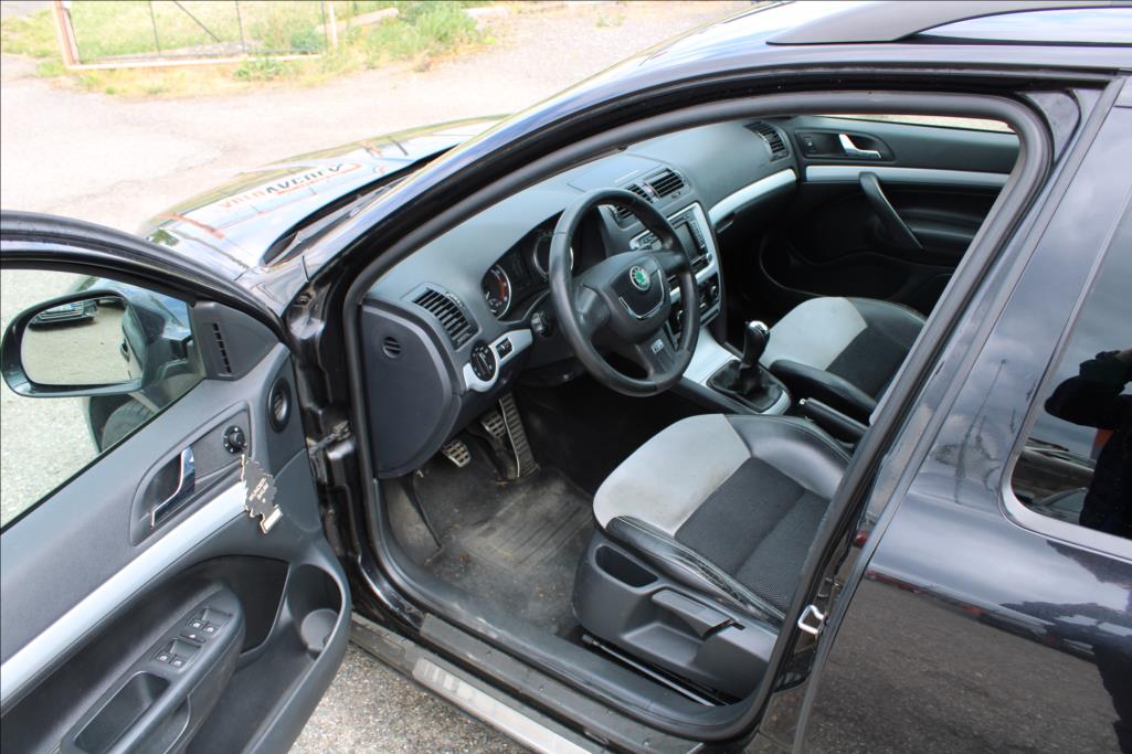 2009 – Škoda Octavia – 2,0 FSi  DIG.KLIMA, RS