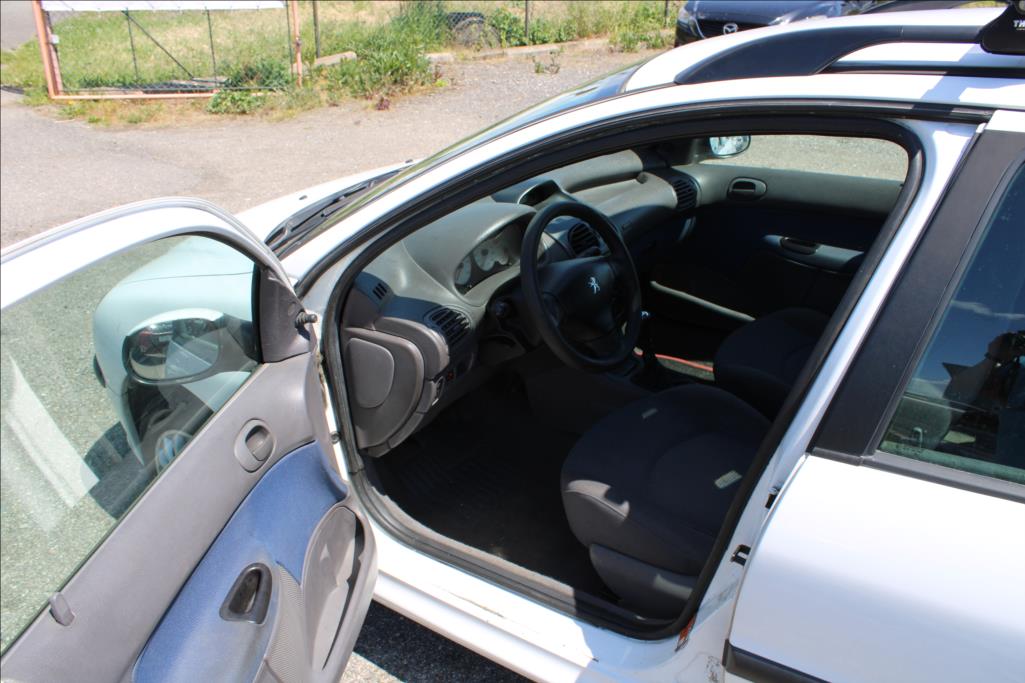 2003 – Peugeot 206 – 1,4 HDi  SW, TAŽNÉ, STK 5/2027