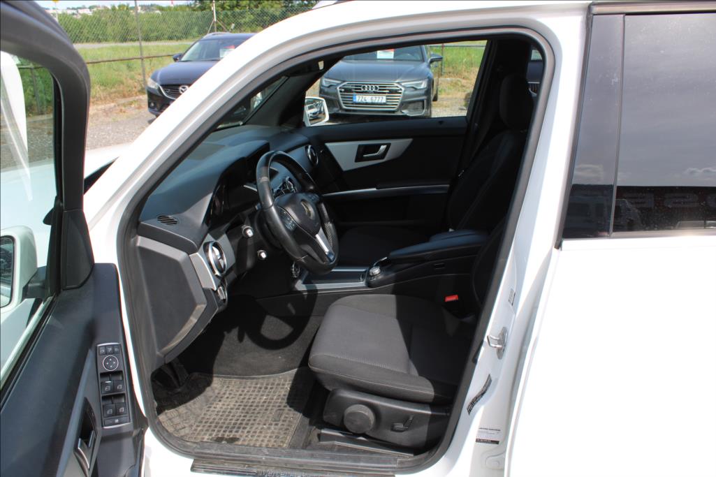 2015 – Mercedes-Benz GLK – 2,1 CDi  XENONY, 4 x 4, TAŽNÉ