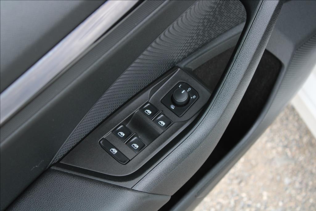 2022 – Škoda Octavia – 2,0 TDi  AMBITION, DPH, ČR
