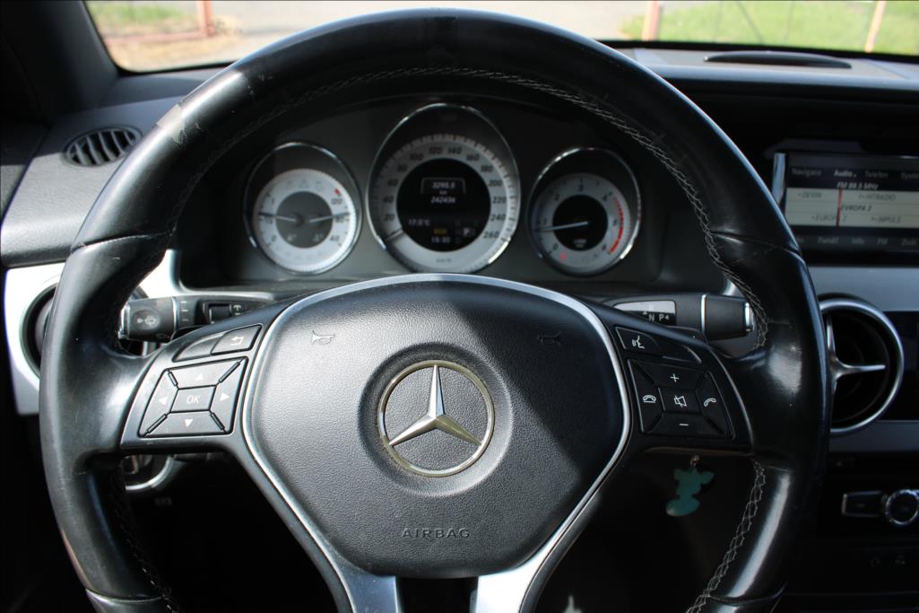 2015 – Mercedes-Benz GLK – 2,1 CDi  XENONY, 4 x 4, TAŽNÉ