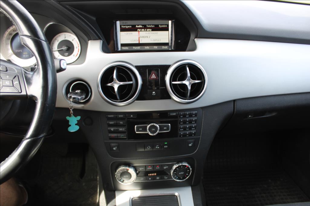 2015 – Mercedes-Benz GLK – 2,1 CDi  XENONY, 4 x 4, TAŽNÉ