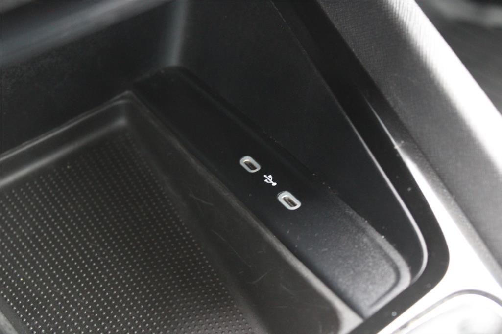 2022 – Škoda Octavia – 2,0 TDi  AMBITION, DPH, ČR