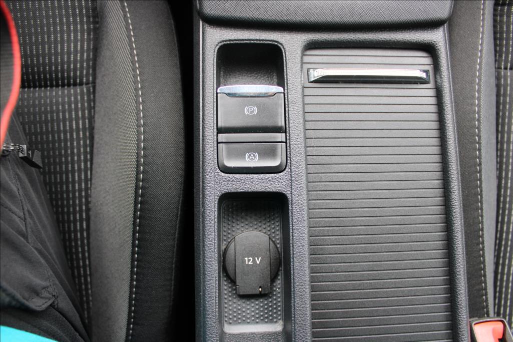 2022 – Škoda Octavia – 2,0 TDi  AMBITION, DPH, ČR