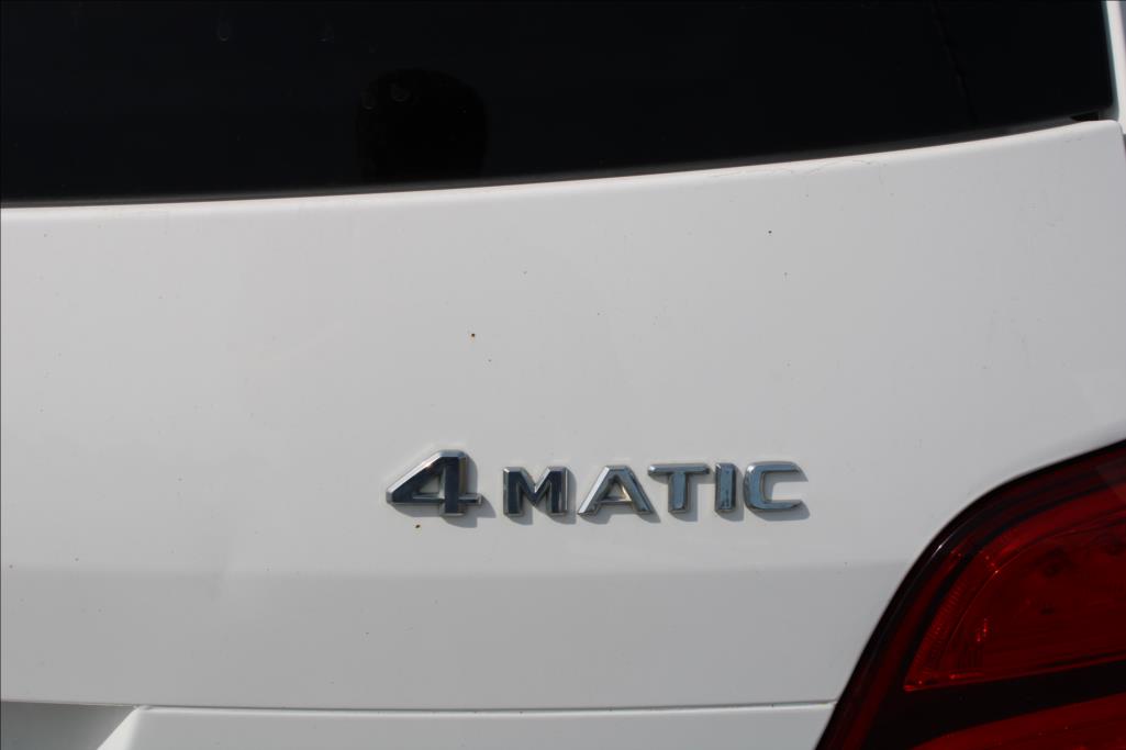 2015 – Mercedes-Benz GLK – 2,1 CDi  XENONY, 4 x 4, TAŽNÉ