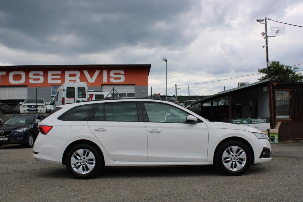 2022 – Škoda Octavia – 2,0 TDi  AMBITION, DPH, ČR