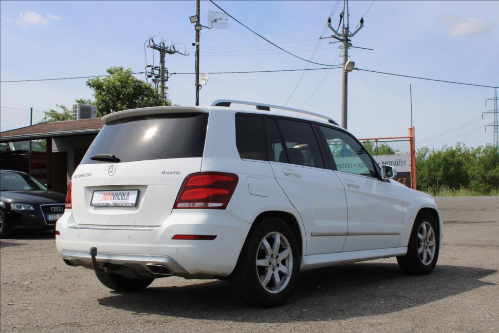 2015 – Mercedes-Benz GLK – 2,1 CDi  XENONY, 4 x 4, TAŽNÉ