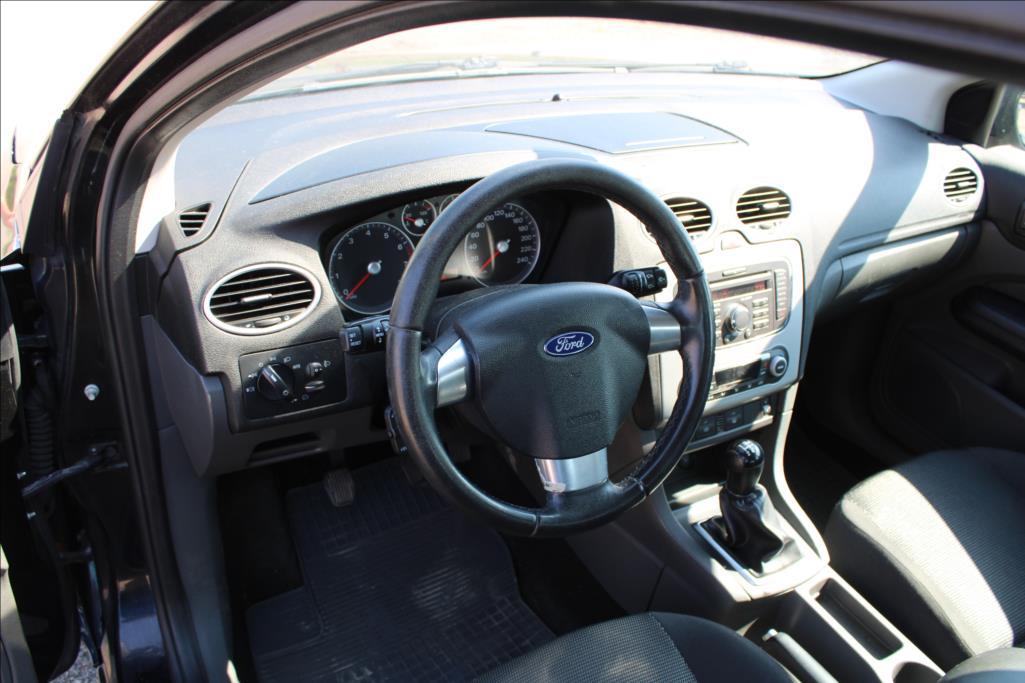 2007 – Ford Focus – 1,8 i  STK 11/2027, VÝHŘEVY