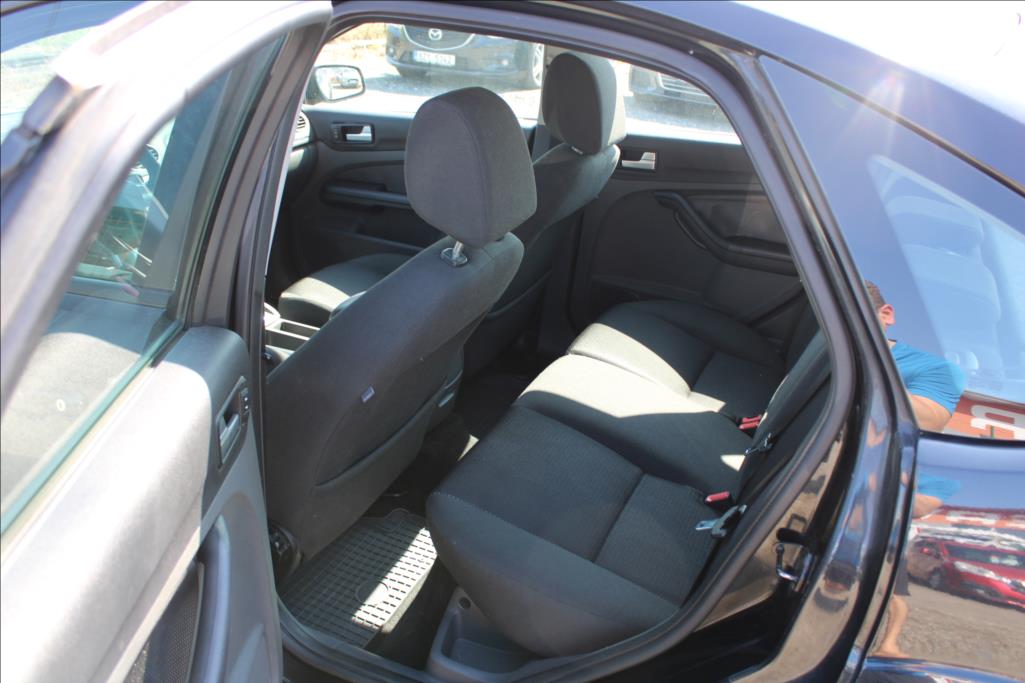 2007 – Ford Focus – 1,8 i  STK 11/2027, VÝHŘEVY