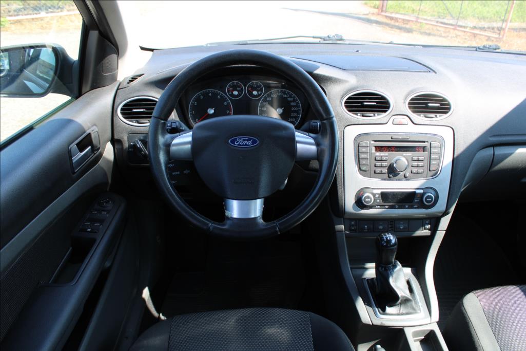 2007 – Ford Focus – 1,8 i  STK 11/2027, VÝHŘEVY