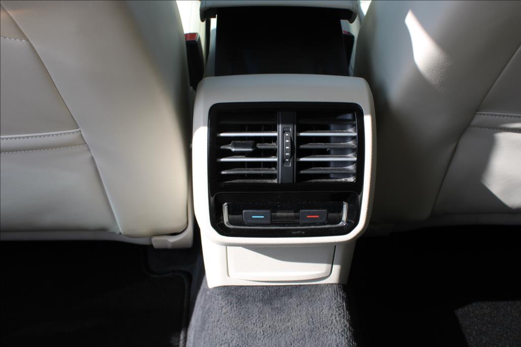 2015 – Volkswagen Passat – 2,0 TDi  HIGHLINE, 4 x 4, DSG