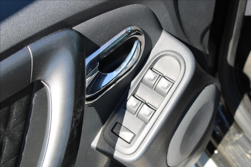 2014 – Dacia Duster – 1,2 Tce  29.998 km, NAVIGACE