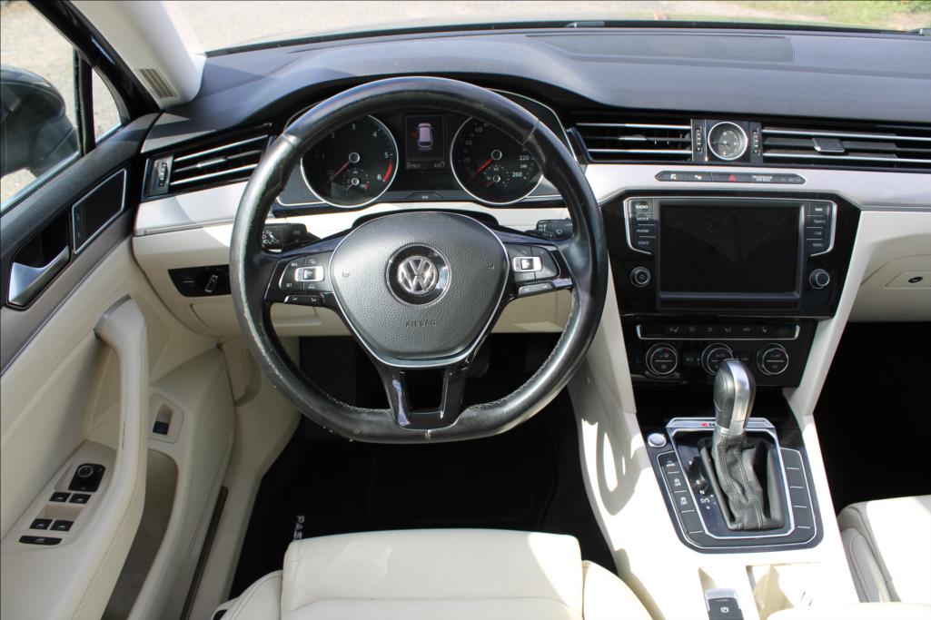 2015 – Volkswagen Passat – 2,0 TDi  HIGHLINE, 4 x 4, DSG