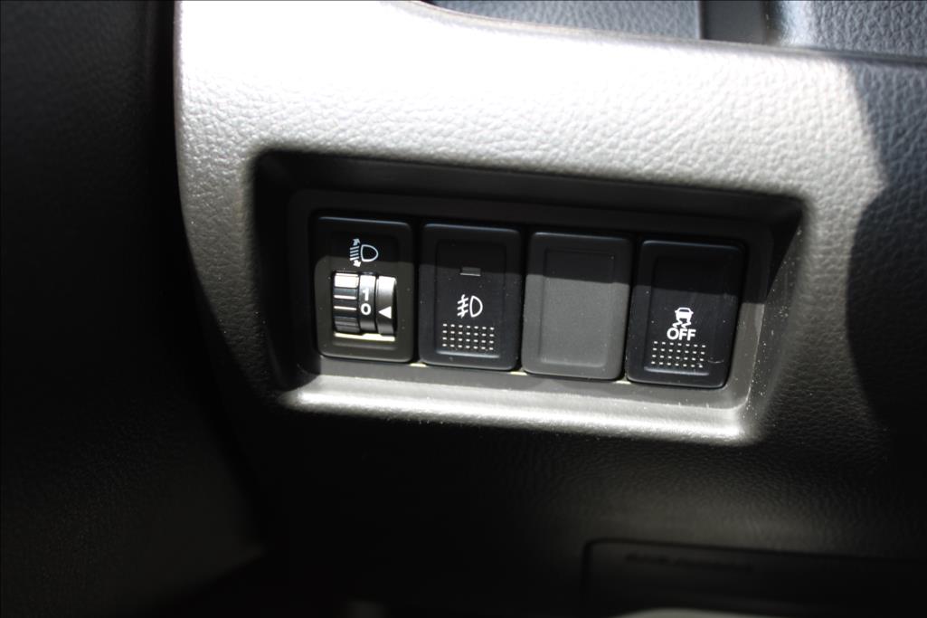 2015 – Suzuki Swift – 1,2 i  4 x 4, SERVISKA