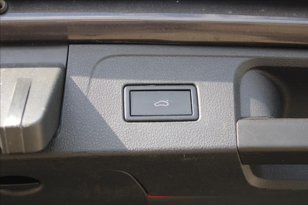 2015 – Volkswagen Passat – 2,0 TDi  HIGHLINE, 4 x 4, DSG